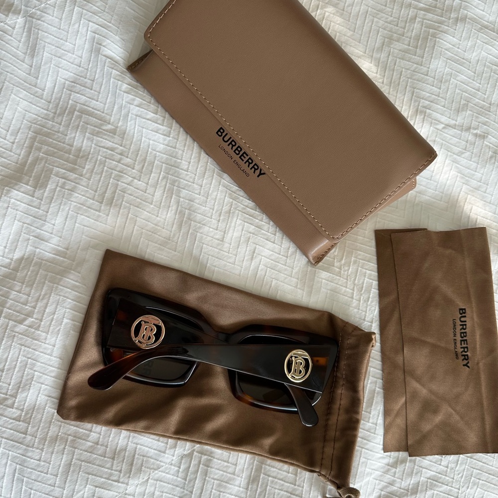 Burberry sunglasses